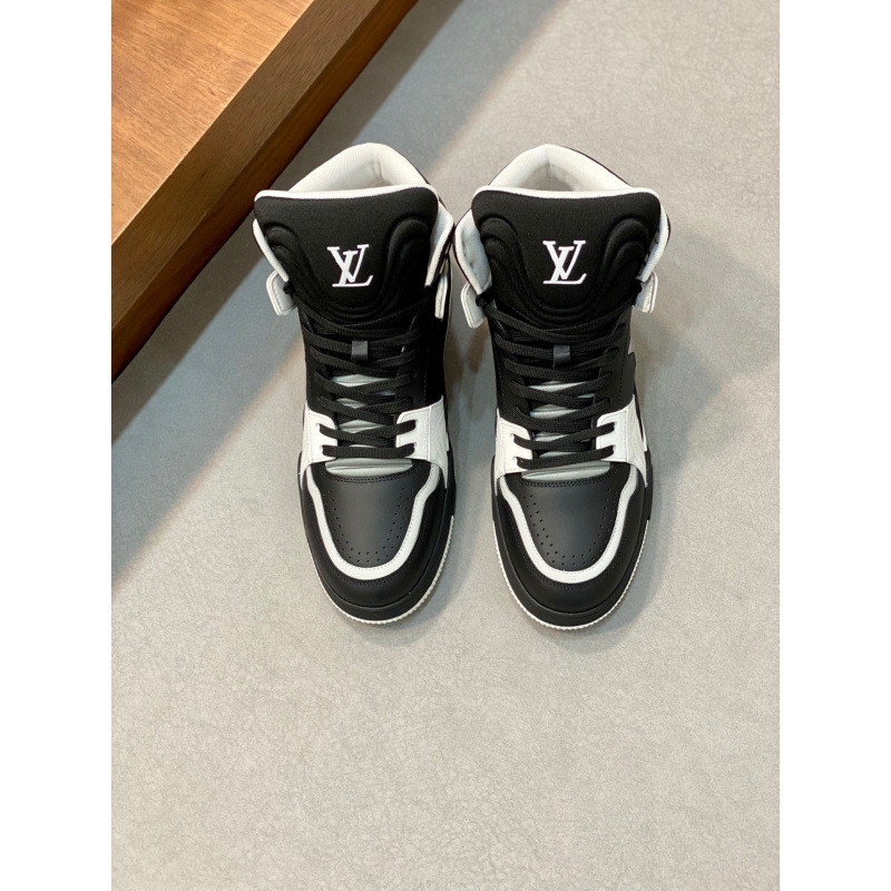 l**is V*t*n sneakers